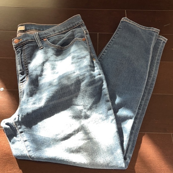 Madewell 9” high rise skinny jeans waist is 33”. Excellent condition - Picture 1 of 7
